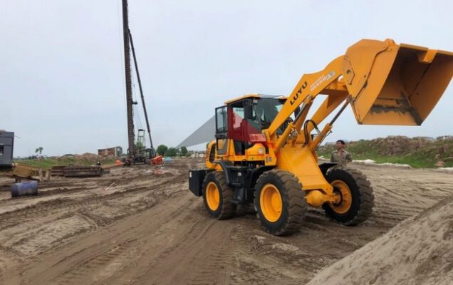 Hướng dẫn thay dầu thủy lục cho máy múc